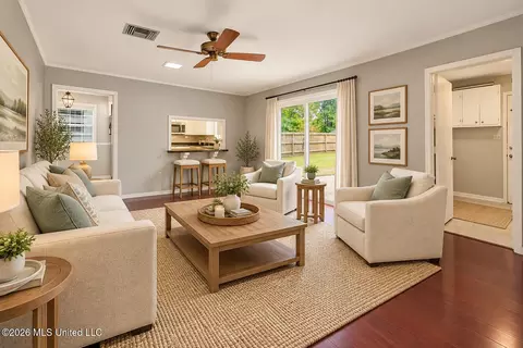 Living - 5359 Reddoch Dr, Jackson, MS 39211 photo 7 of 8