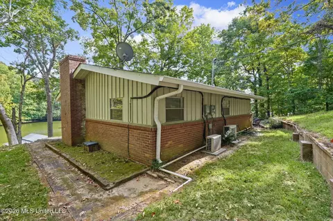 Exterior - 2815 Woodland Lake Dr, Hernando, MS 38632 photo 6 of 7