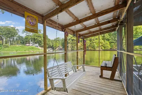 Exterior - 2815 Woodland Lake Dr, Hernando, MS 38632 photo 4 of 7