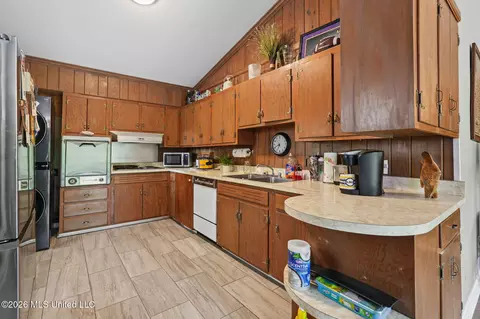 Kitchen - 2815 Woodland Lake Dr, Hernando, MS 38632 photo 1 of 1