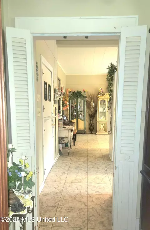 Entry Way - 311 Osbourne St, Edwards, MS 39066 photo 5 of 5