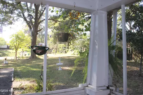 Exterior - 311 Osbourne St, Edwards, MS 39066 photo 9 of 9