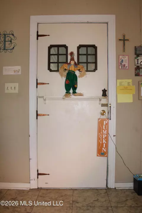 Entry Way - 311 Osbourne St, Edwards, MS 39066 photo 2 of 5