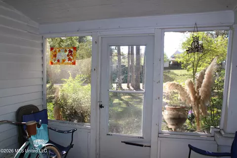 Exterior - 311 Osbourne St, Edwards, MS 39066 photo 3 of 9