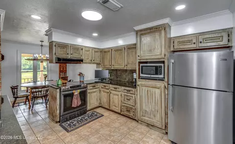 Kitchen - 559 N Springlake Cir, Terry, MS 39170 photo 1 of 2