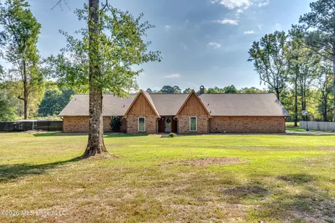 Exterior - 559 N Springlake Cir, Terry, MS 39170 photo 2 of 12