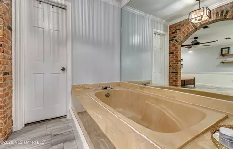 Bath - 559 N Springlake Cir, Terry, MS 39170 photo 2 of 5