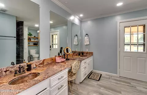 Bath - 559 N Springlake Cir, Terry, MS 39170 photo 5 of 5