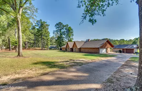 Exterior - 559 N Springlake Cir, Terry, MS 39170 photo 3 of 12