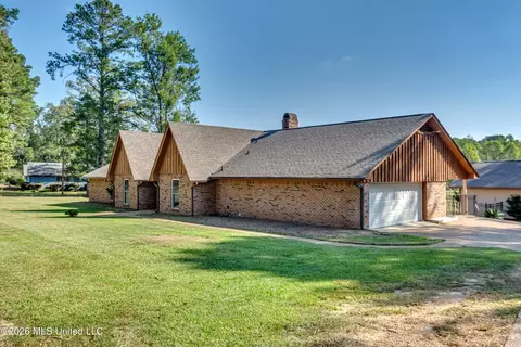 Exterior - 559 N Springlake Cir, Terry, MS 39170 photo 5 of 12