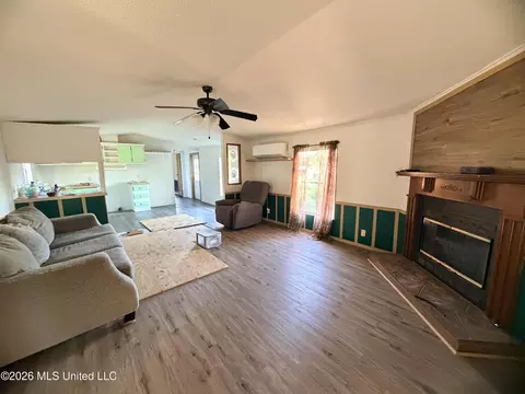 Living - 2177 Tannertown Rd, Lucedale, MS 39452 photo 1 of 3