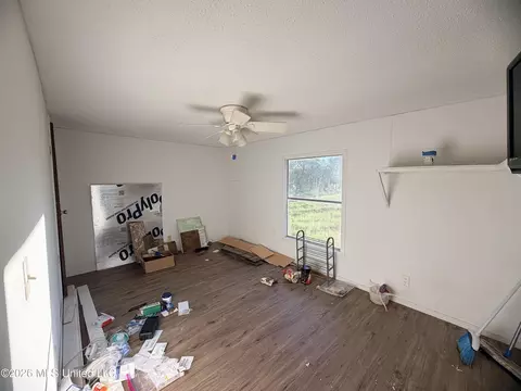 Living - 2177 Tannertown Rd, Lucedale, MS 39452 photo 3 of 3