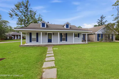 6530 Koula Dr, Diamondhead, MS 39525