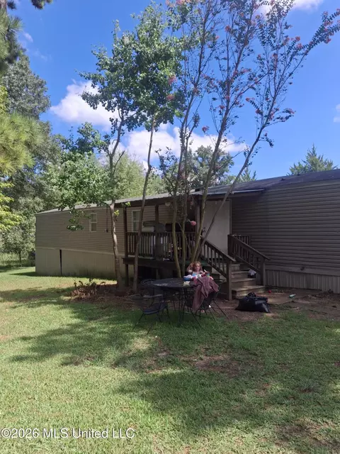 146 Floyd St, Florence, MS 39073 photo 4