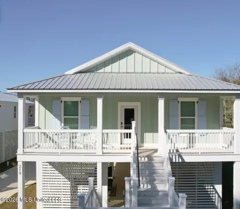 219 Demetz Ave, Pass Christian, MS 39571