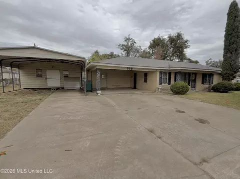 309 E Martin Luther King Jr Dr, Greenwood, MS 38930