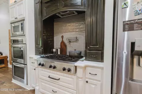 Kitchen - 145 Caledonian Blvd, Brandon, MS 39047 photo 4 of 4