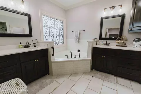 Bath - 145 Caledonian Blvd, Brandon, MS 39047 photo 1 of 5