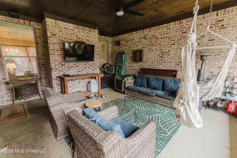 Exterior - 145 Caledonian Blvd, Brandon, MS 39047 photo 7 of 12