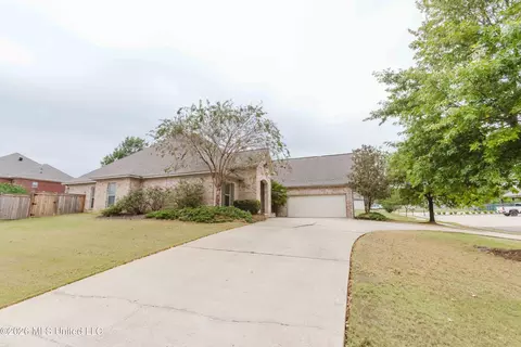 Exterior - 145 Caledonian Blvd, Brandon, MS 39047 photo 5 of 12