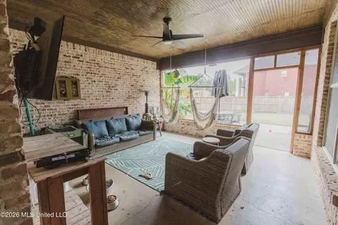 Exterior - 145 Caledonian Blvd, Brandon, MS 39047 photo 6 of 12
