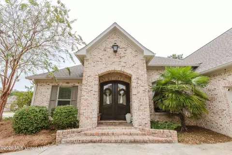 Exterior - 145 Caledonian Blvd, Brandon, MS 39047 photo 4 of 12