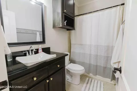 Bath - 145 Caledonian Blvd, Brandon, MS 39047 photo 5 of 5