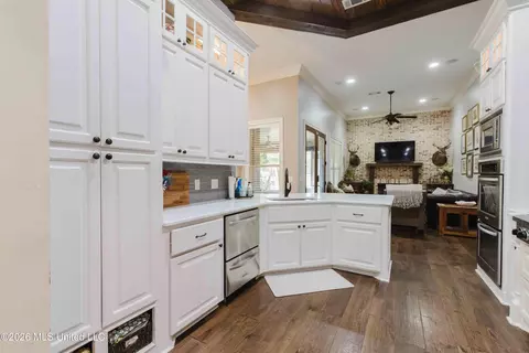 Kitchen - 145 Caledonian Blvd, Brandon, MS 39047 photo 3 of 4