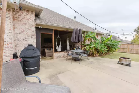 Exterior - 145 Caledonian Blvd, Brandon, MS 39047 photo 8 of 12