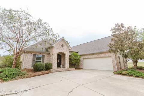 Exterior - 145 Caledonian Blvd, Brandon, MS 39047 photo 3 of 12