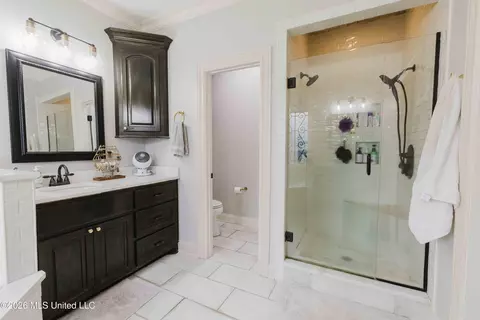 Bath - 145 Caledonian Blvd, Brandon, MS 39047 photo 3 of 5