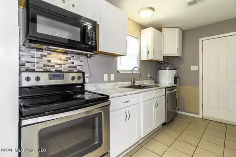 Kitchen - 198 Keller Ave, Biloxi, MS 39530 photo 2 of 2