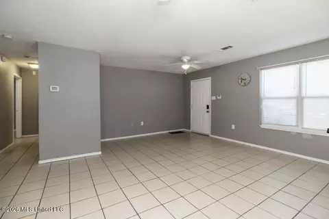 Living - 198 Keller Ave, Biloxi, MS 39530 photo 1 of 2