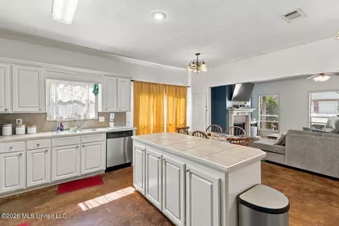 Kitchen - 644 Westhill Rd, Brandon, MS 39042 photo 2 of 2