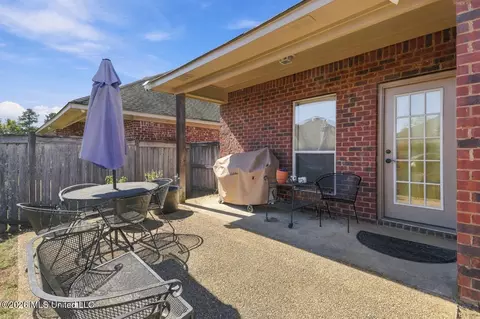 Exterior - 644 Westhill Rd, Brandon, MS 39042 photo 5 of 7