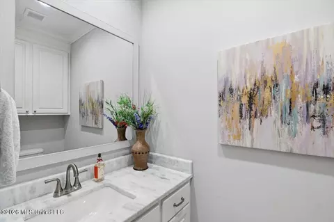 Bath - 129 Dogwood Trce, Brandon, MS 39042 photo 1 of 6