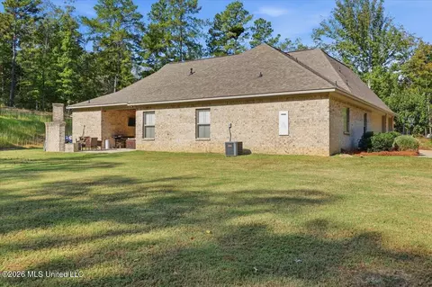 Exterior - 129 Dogwood Trce, Brandon, MS 39042 photo 11 of 15