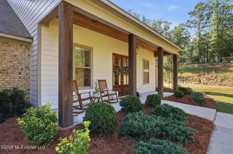 Exterior - 129 Dogwood Trce, Brandon, MS 39042 photo 5 of 15