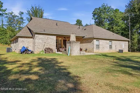 Exterior - 129 Dogwood Trce, Brandon, MS 39042 photo 9 of 15