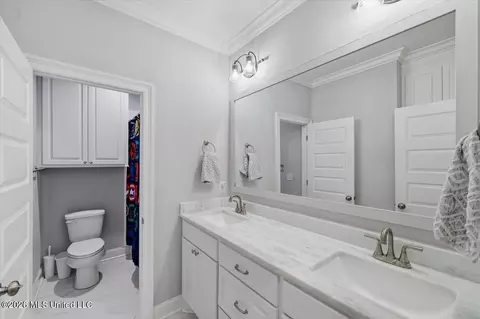 Bath - 129 Dogwood Trce, Brandon, MS 39042 photo 5 of 6