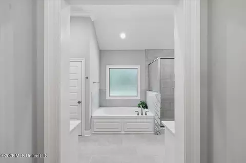 Entry Way - 129 Dogwood Trce, Brandon, MS 39042 photo 5 of 5