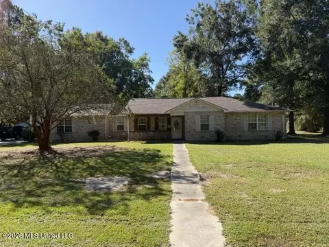 6173 W Adams St, Bay Saint Louis, MS 39520