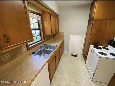 4134 N State St #36, Jackson, MS 39206 photo 8
