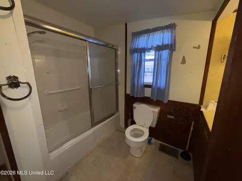 Bath - 562 Ratcliff Pl, Natchez, MS 39120 photo 2 of 2