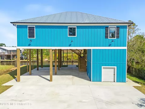 4076 19th St, Bay Saint Louis, MS 39520