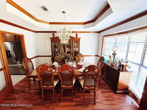 Dining - 144 N Pine Dr, Madison, MS 39110 photo 1 of 2