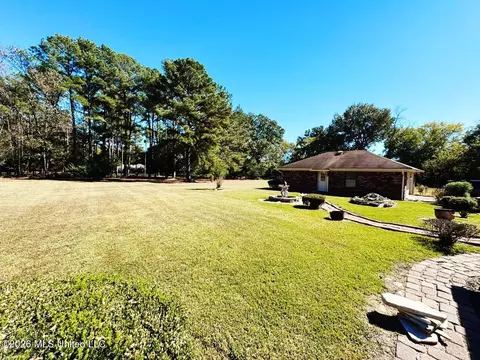 Exterior - 144 N Pine Dr, Madison, MS 39110 photo 8 of 12