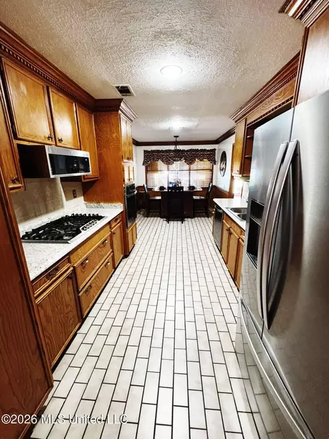 Kitchen - 144 N Pine Dr, Madison, MS 39110 photo 1 of 2