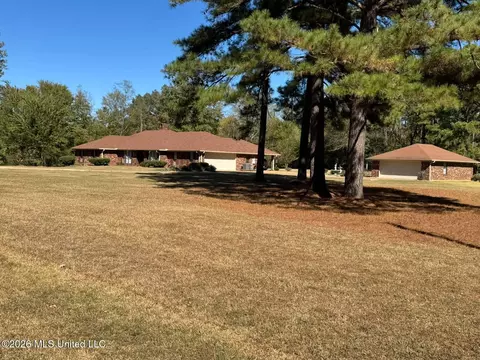 Exterior - 144 N Pine Dr, Madison, MS 39110 photo 3 of 12