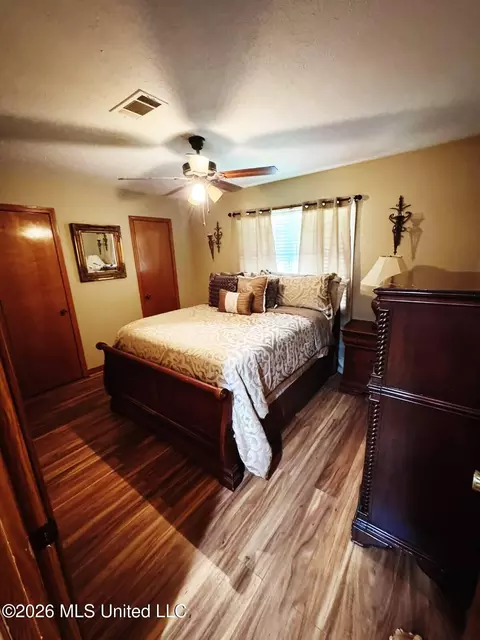 Bedroom - 144 N Pine Dr, Madison, MS 39110 photo 3 of 5
